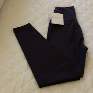 Beyond Yoga Midi Stretch leggings size Small